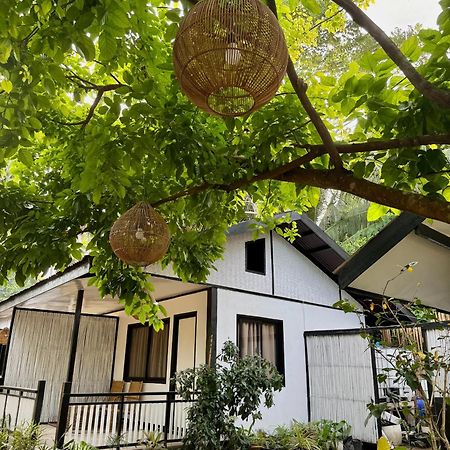 Kasitas Sibaltan El Nido Exterior foto